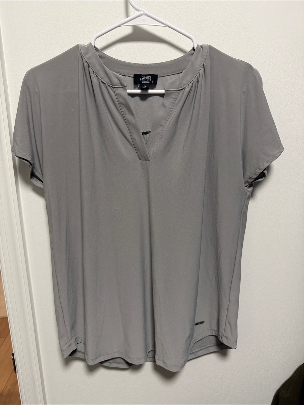Jones New York GrayShort Sleeve Blouse